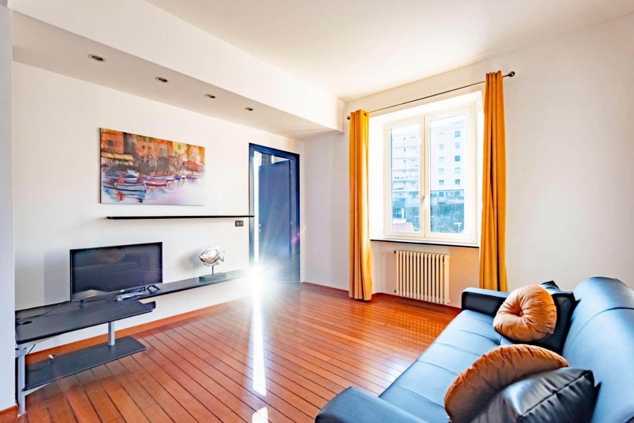 Apartamento Joivy Modern Flat Next To The Sea Génova Exterior foto